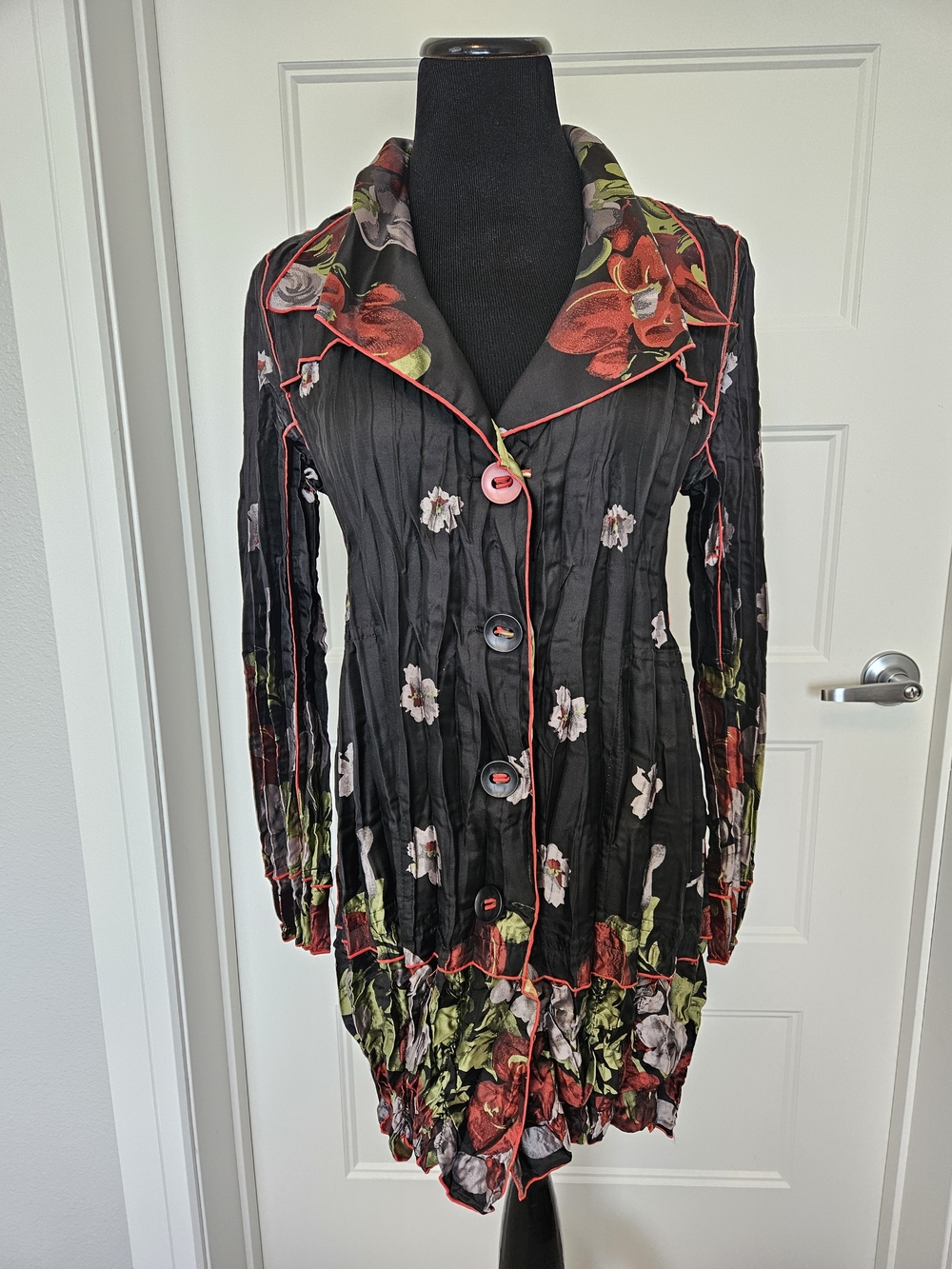 REVERSIBLE Black Floral Crinkle Long Jacket with Red Trim And Pockets
